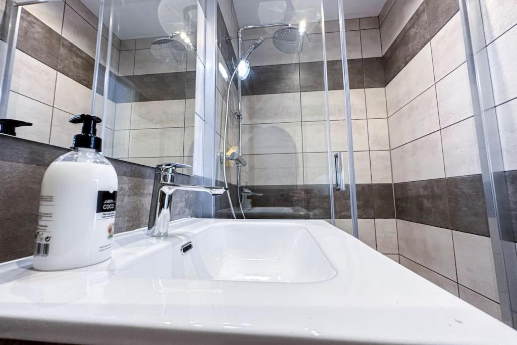 Can Romy Appartement T3 B - A 20M De La Plage De Cala Montgo L' Escala Ngoại thất bức ảnh